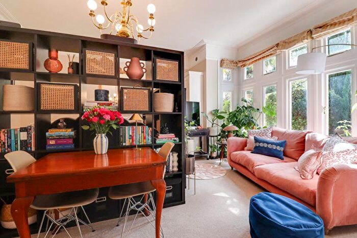 1 Bedroom Apartment For Sale In Heathfield Avenue, Ascot, SL5