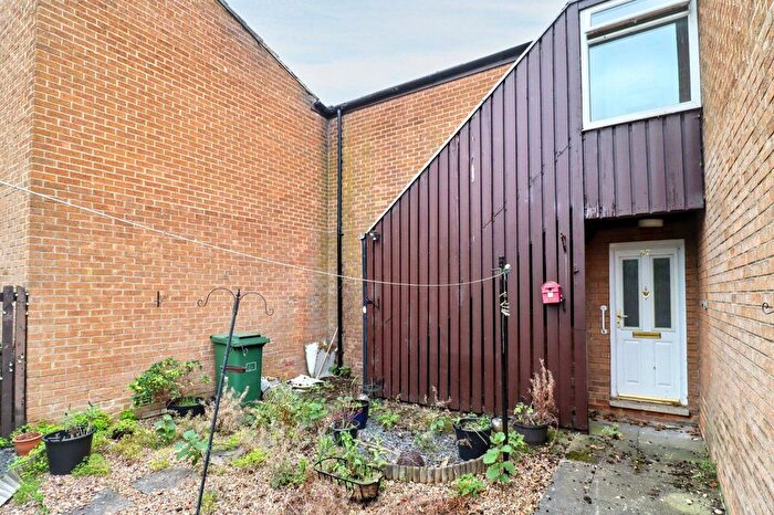 2 Bedroom Flat For Sale In Firthcliffe Road, Liversedge, WF15