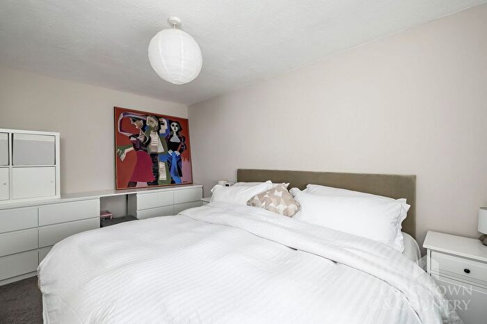 1 Bedroom Flat For Sale In Grand Parade, The Hoe, Plymouth, PL1