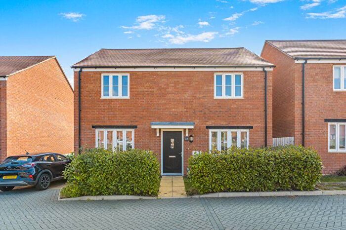 4 Bedroom Detached House For Sale In Havill Crescent, Bloxham, OX15