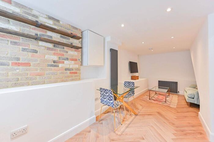 1 Bedroom Flat For Sale In Battersea Park Road, Battersea, London, SW11