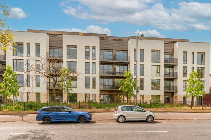 2 Bedroom Flat For Sale In St. Georges Road, Cheltenham, GL50