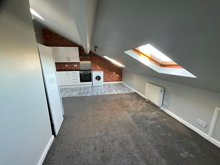 1 Bedroom Flat To Rent In Grosvenor Crescent, Scarborough, YO11