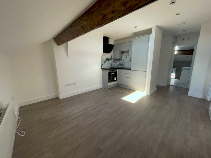 2 Bedroom Flat To Rent In High Street, Wavertree, Liverpool, L15