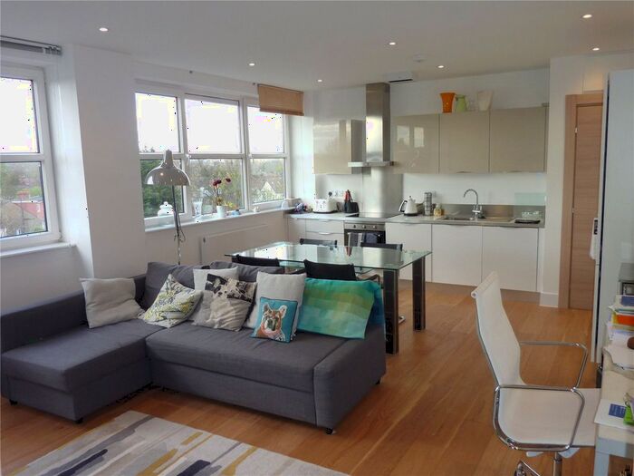 1 Bedroom Flat To Rent In Croydon Road, London, SE20