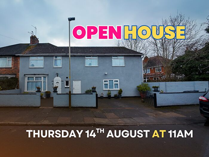 6 Bedroom Semi-detached House For Sale In Mervyn Road, Leicester, LE5