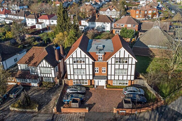 3 Bedroom Flat For Sale In Uxbridge Road, Pinner, HA5