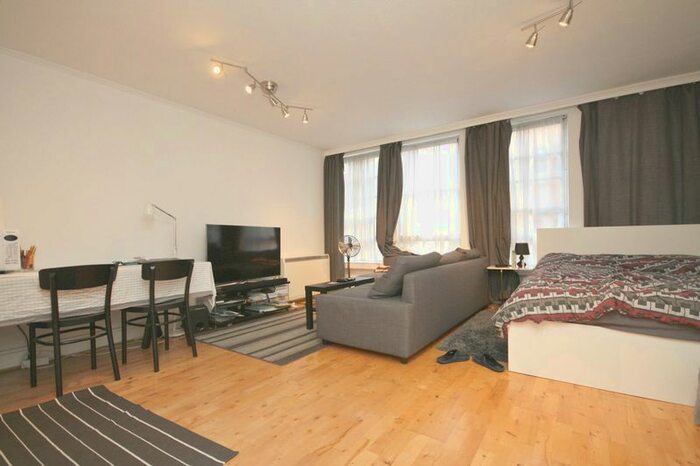 Studio To Rent In Rochester Row, London, SW1P