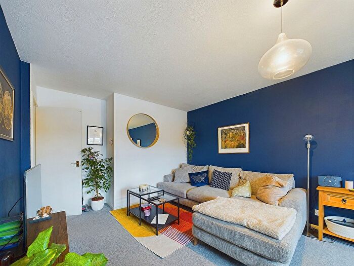 1 Bedroom Flat For Sale In Beavers Lodge, Carlton Road, Sidcup, Kent, DA14