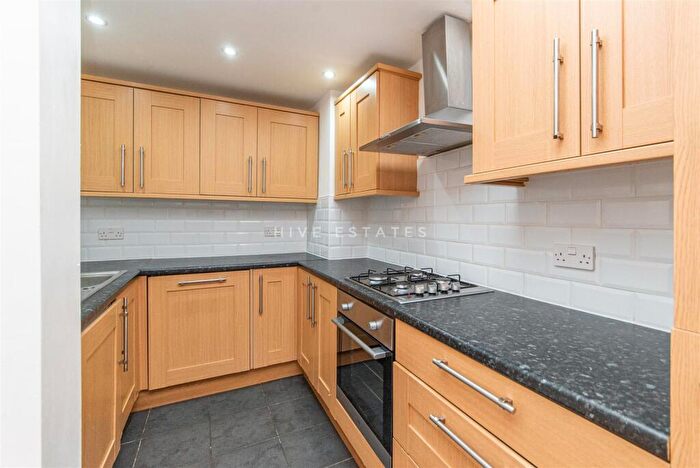 3 Bedroom Flat To Rent In Forsyth Road, Jesmond, Newcastle Upon Tyne, NE2