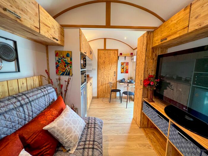 1 Bedroom Mobile/park Home For Sale In Quay Lane, Saltash, PL12