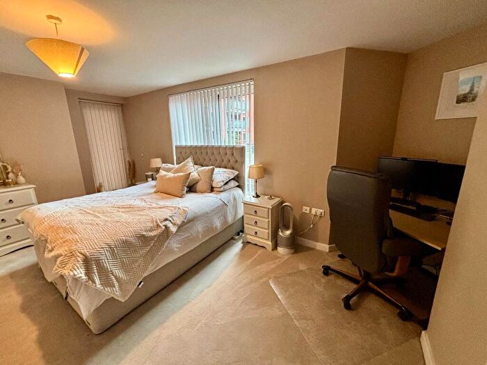 2 Bedroom Apartment For Sale In Warstone Lane, Birmingham, B18