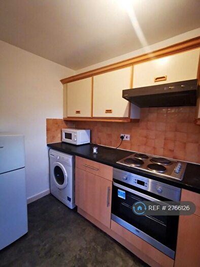 1 Bedroom Flat To Rent In Waynes Court, Luton, LU1