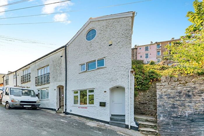 3 Bedroom End Terrace House For Sale In Potters Hill, Torquay, Devon, TQ1