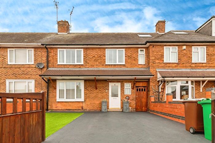 3 Bedroom Terraced House For Sale In Baythorn Road, Nottingham, NG8