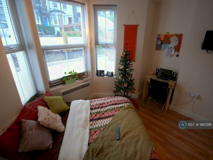 Studio To Rent In London, London, N7