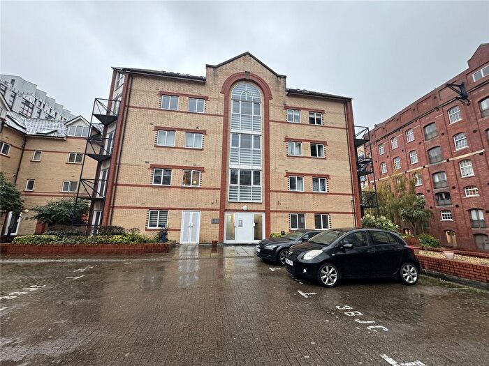 2 Bedroom Flat To Rent In Ferry Street, Bristol, Somerset, BS1