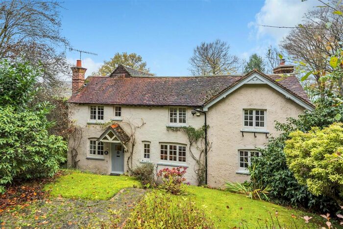 Detached House To Rent In Sandy Lane, Grayswood, Haslemere, GU27