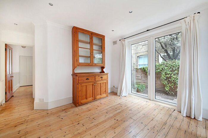 2 Bedroom Flat To Rent In Cowley Road, Mortlake, SW14