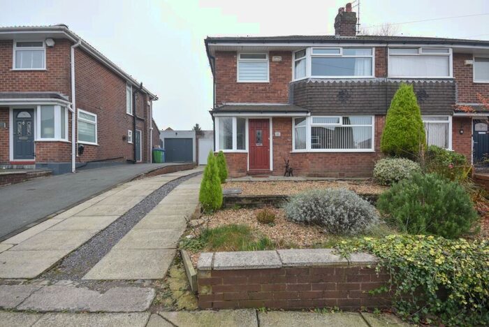 3 Bedroom Semi-Detached House To Rent In Craiglands, Rochdale, Lancashire, OL16