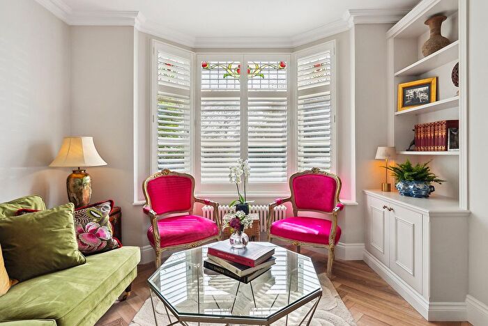 2 Bedroom Semi Detached House For Sale In The Broadway, Laleham Village, TW18