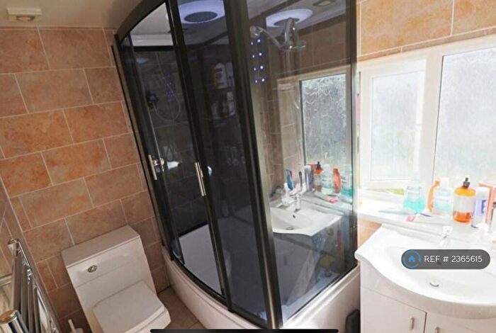 3 Bedroom Semi-Detached House To Rent In Rutherford Place, Stoke-On-Trent, ST4