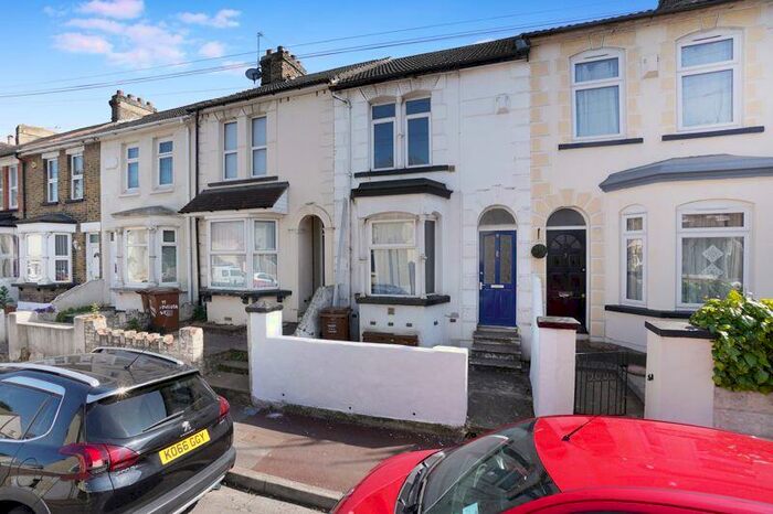 3 Bedroom Terraced House To Rent In Stafford Street, Gillingham, ME7