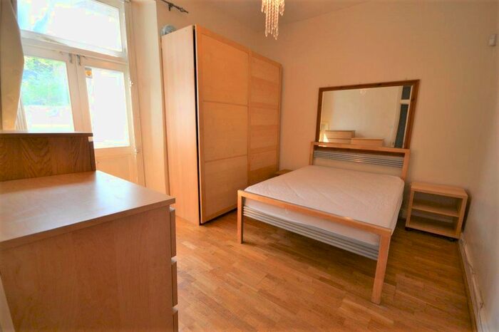 2 Bedroom Flat To Rent In Elgin Avenue, Maida Vale, London, W9