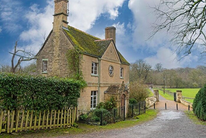 2 Bedroom Cottage To Rent In , OX29