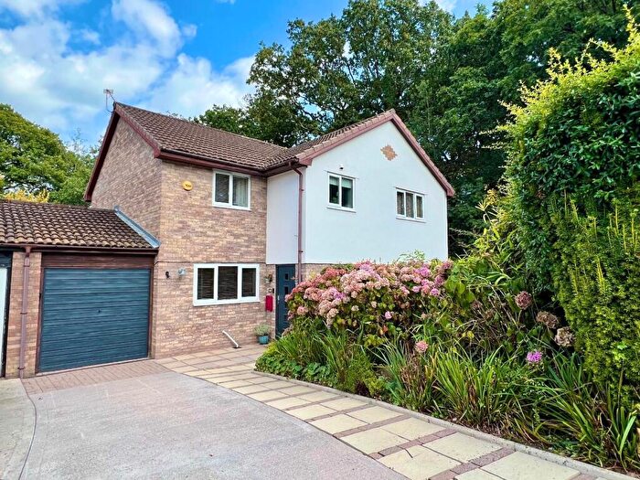 5 Bedroom Link Detached House For Sale In Angelton Green, Pen-Y-Fai, Bridgend County Borough, CF31