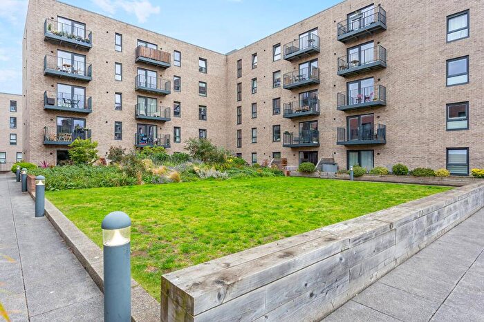 2 Bedroom Flat For Sale In Pillans Place, Leith, Edinburgh, EH6
