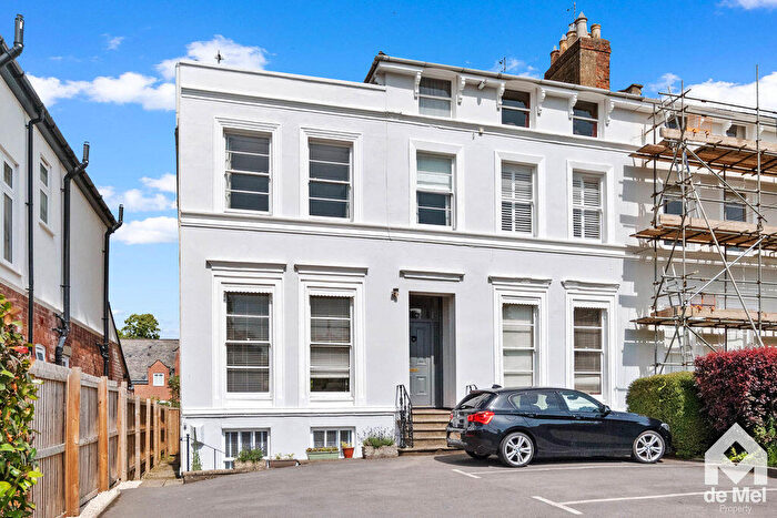 3 Bedroom Apartment For Sale In Old Bath Road, Cheltenham, Gloucestershire, GL53