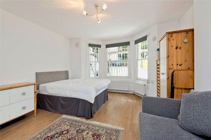 Studio To Rent In Cambridge Gardens, Ladbroke Grove, London, W10