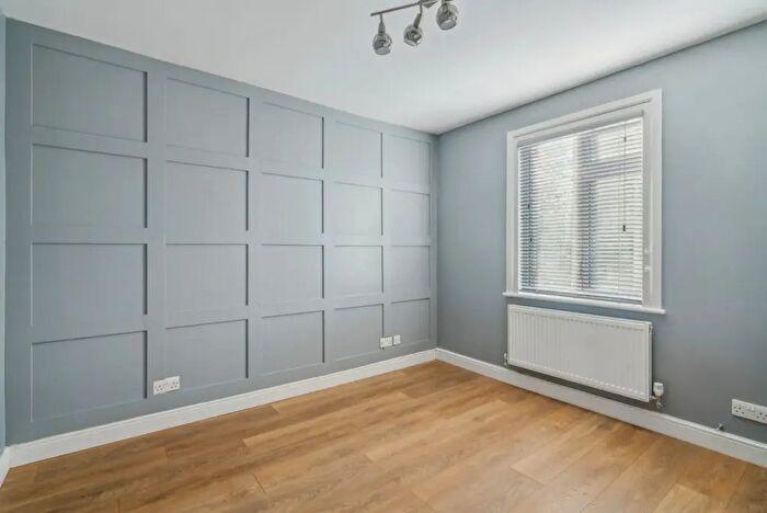 1 Bedroom Maisonette To Rent In Rickmansworth Road, HA5