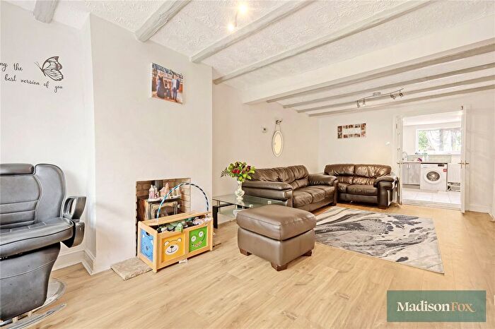 2 Bedroom End Of Terrace House For Sale In Tomswood Hill, Ilford, IG6