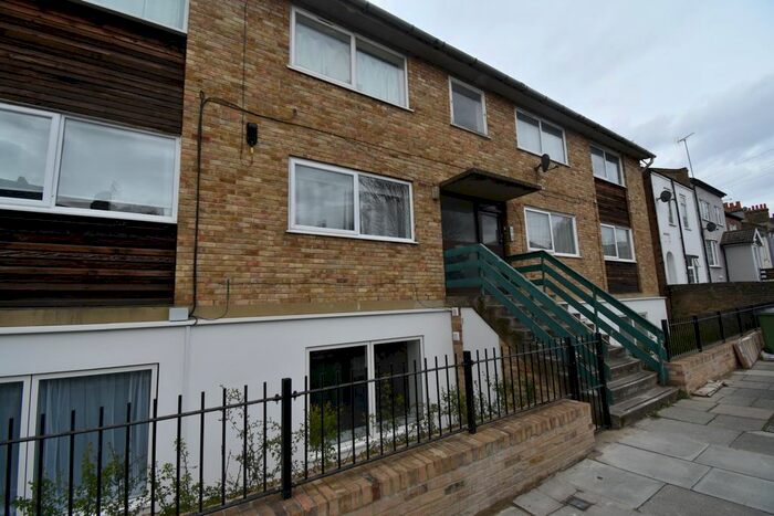 2 Bedroom Flat To Rent In Saunders Road, London, SE18