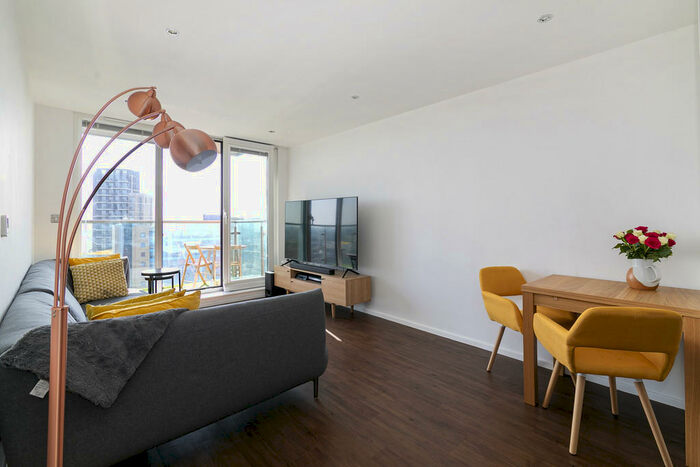 2 Bedroom Apartment To Rent In The Oxygen, Royal Victoria Dock, E16