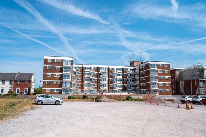 1 Bedroom Flat To Rent In Sea Front, Hayling Island, PO11