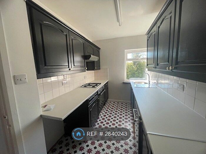 2 Bedroom Flat To Rent In Wycombe Road, Marlow, SL7
