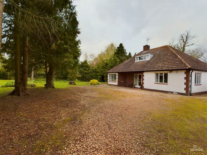 4 Bedroom Detached House For Sale In High Street, Snitterby, Gainsborough, DN21