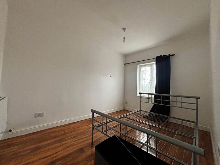 2 Bedroom Flat To Rent In Blakenall Lane, Walsall, WS3