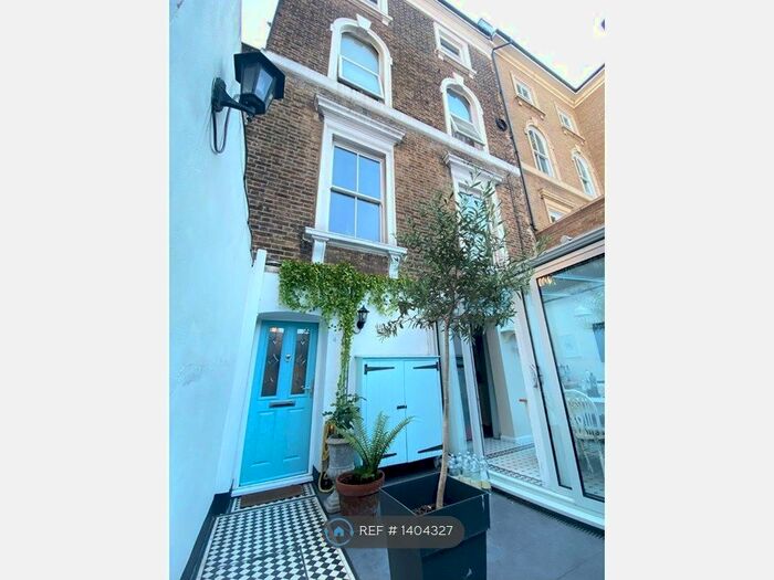 2 Bedroom Flat To Rent In London Road, London, SE23