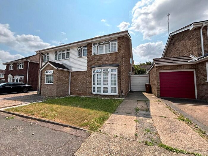 3 Bedroom Semi-Detached House For Sale In Juniper Close, Walderslade, ME5