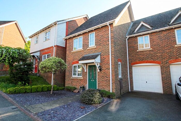 3 Bedroom Semi Detached House For Sale In High Ridge, Ashford, TN23