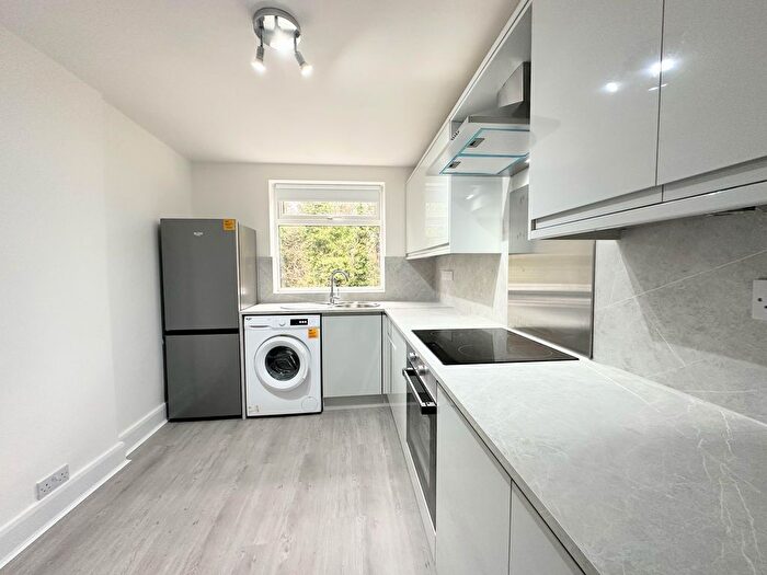 3 Bedroom Flat To Rent In Florence Road, Finsbury Park, London, N4