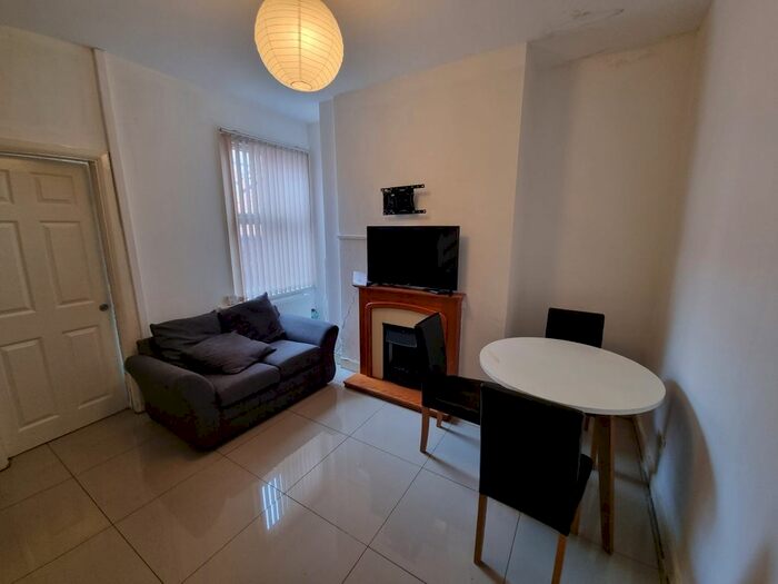 3 Bedroom Flat To Rent In Seedley Street, Rusholme, Manchester, M14