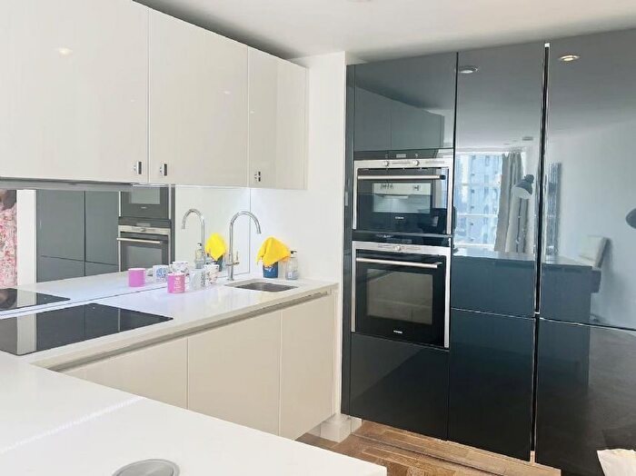 2 Bedroom Flat To Rent In Eagle Point, City Road, London, EC1V