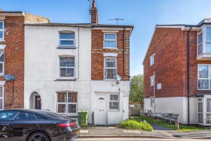 2 Bedroom Property To Rent In Gatteridge Street, Banbury, OX16