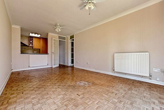 3 Bedroom Terraced Bungalow For Sale In Bedroom Terraced Bungalow In Fishbourne, PO19