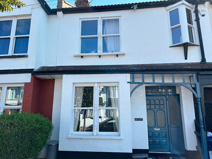 3 Bedroom End Of Terrace House To Rent In Woodfield Road, Leigh-on-Sea, Essex, SS9